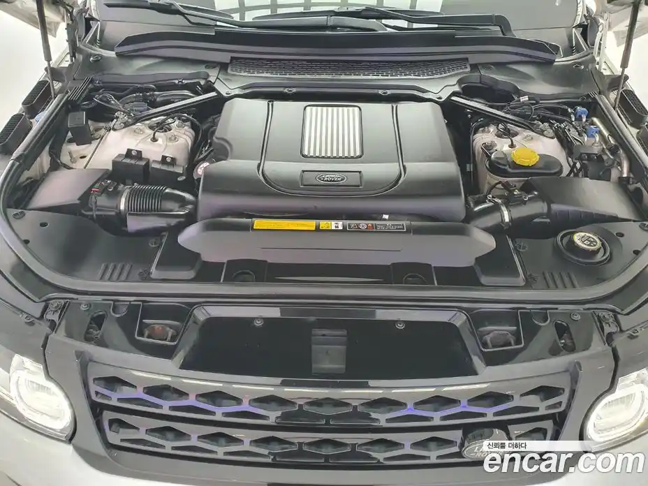 Land Rover Range Rover Sport 2015 4.4 автомат (гидро), фото 18