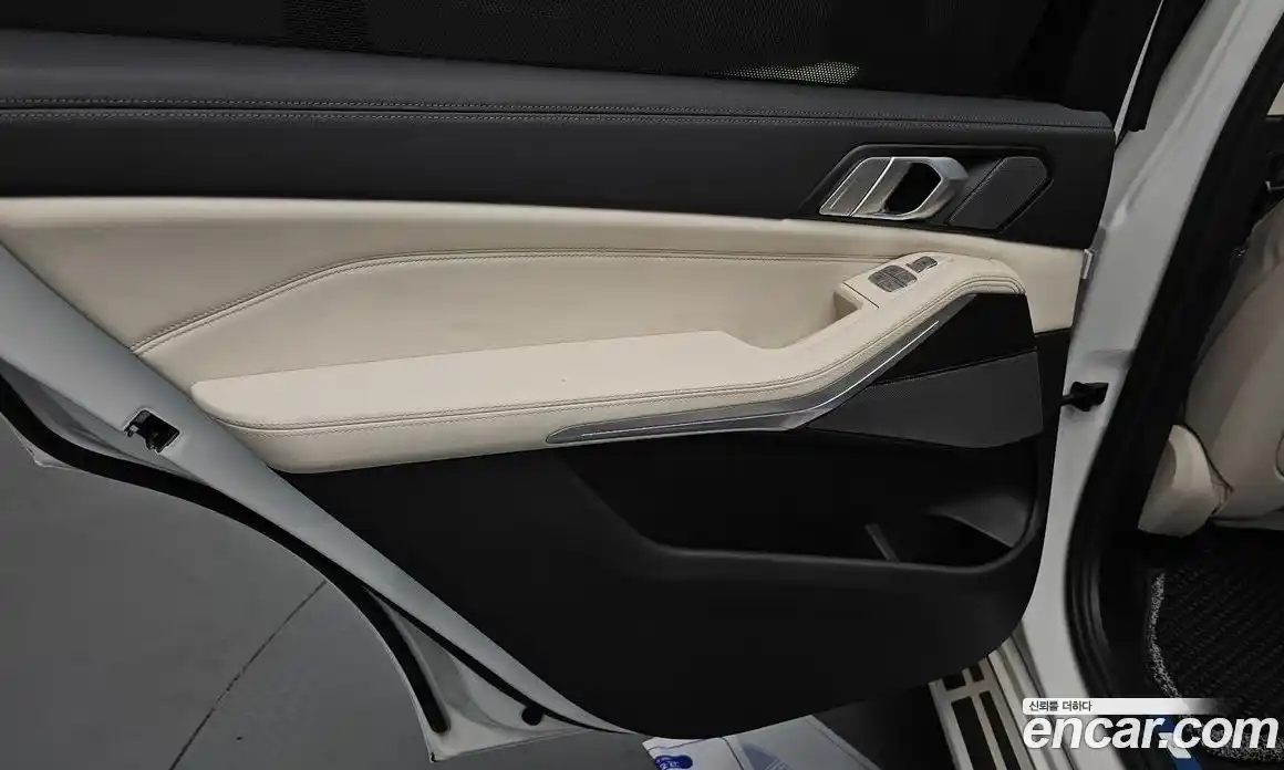 BMW X7 2022 3.0 автомат (гидро), фото 14