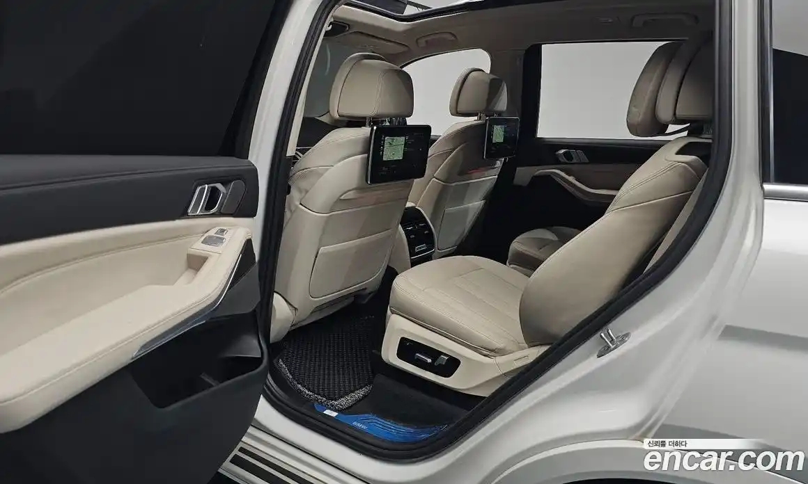 BMW X7 2022 3.0 автомат (гидро), фото 16