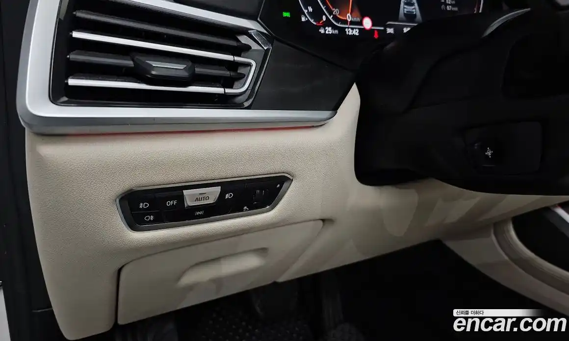 BMW X7 2022 3.0 автомат (гидро), фото 23