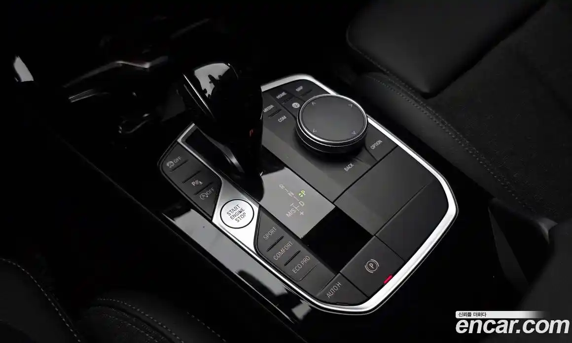 BMW 1 серия 2023 2.0 автомат (гидро), фото 12