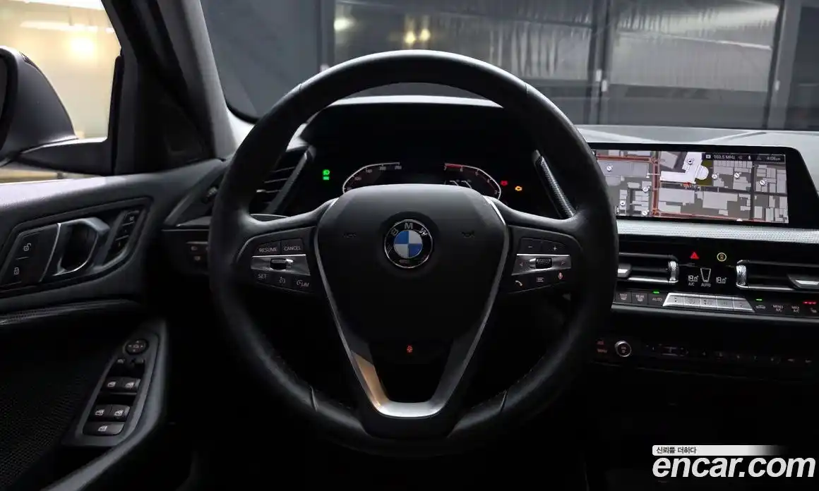 BMW 1 серия 2023 2.0 автомат (гидро), фото 19