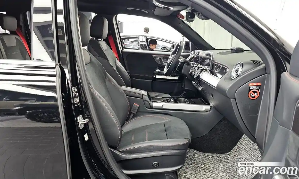 Mercedes-Benz GLB-Class 2024 2.0 гидро, фото 17