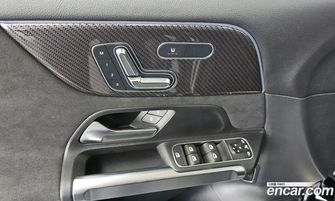 Mercedes-Benz GLB-Class 2024 2.0 гидро, фото 25