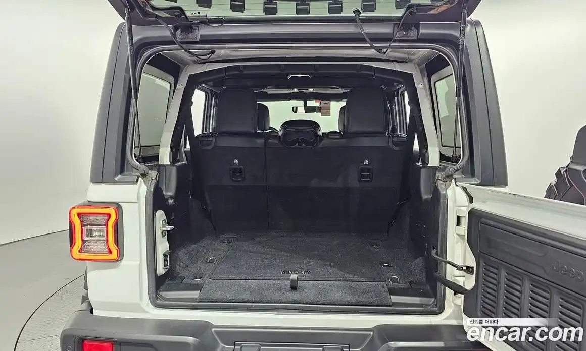 Jeep Wrangler 2021 2.0 автомат (гидро), фото 26