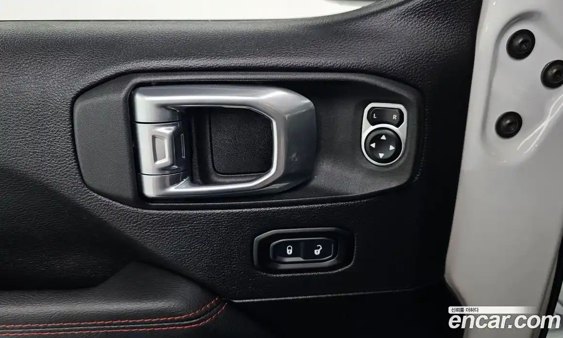 Jeep Wrangler 2021 2.0 автомат (гидро), фото 28
