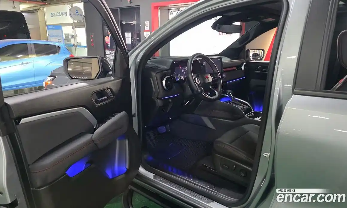 Chevrolet Colorado 2024 2.7 автомат (гидро), фото 10