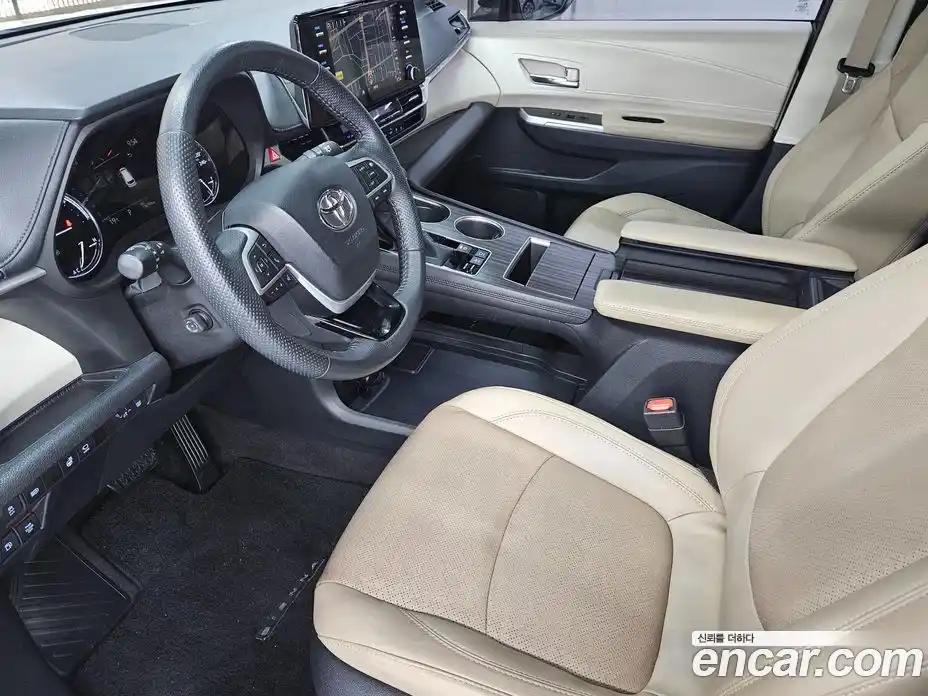 Toyota Sienna 2021 2.5 вариатор, фото 13
