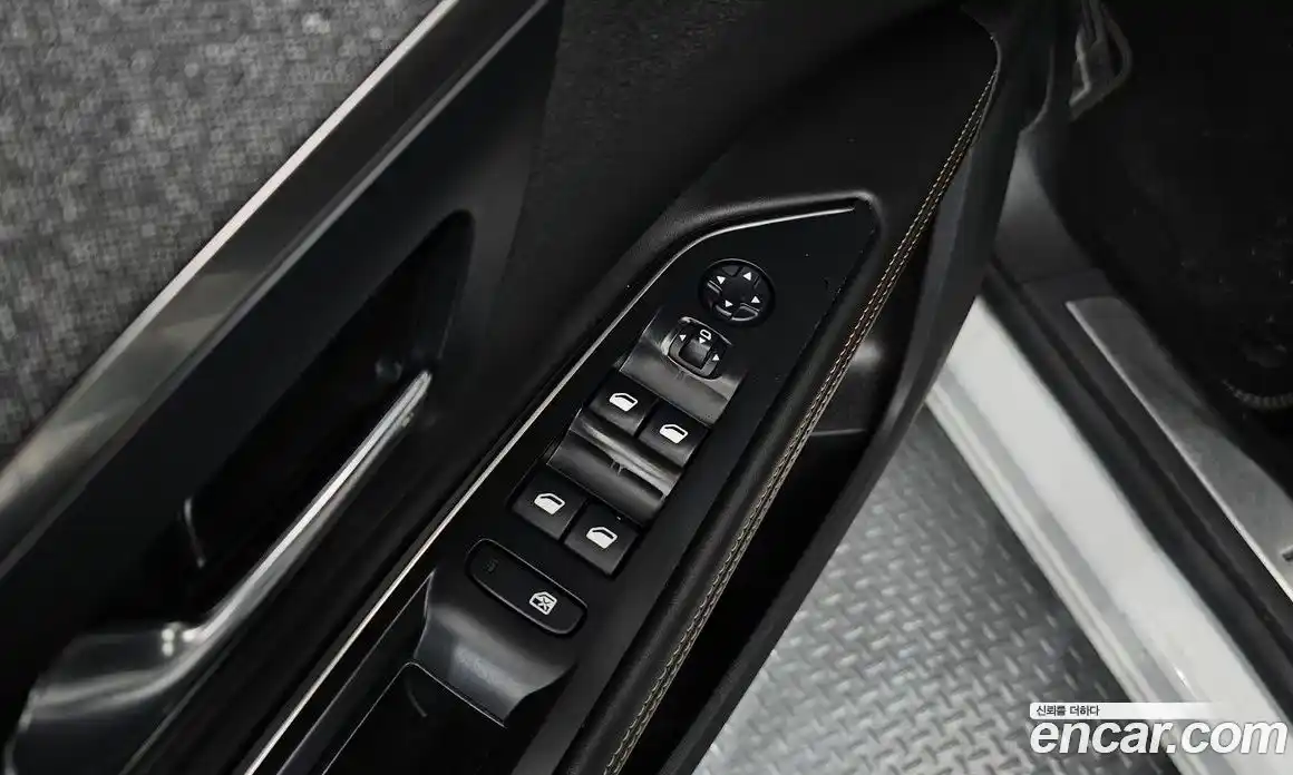 Peugeot 5008 2019 1.5 автомат (гидро), фото 13