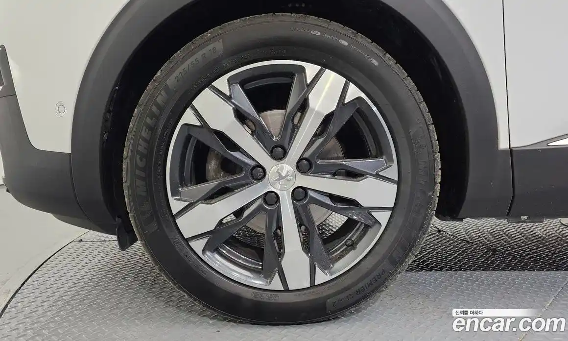 Peugeot 5008 2019 1.5 автомат (гидро), фото 5