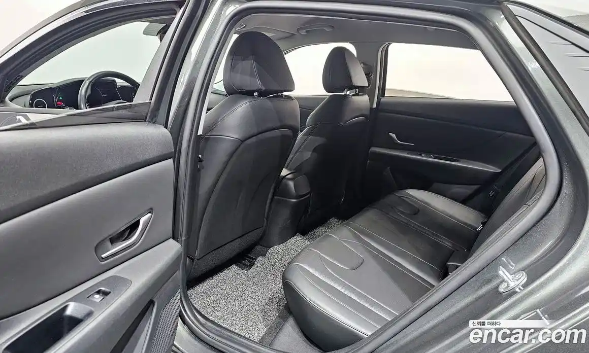Hyundai Avante 2021 1.6 автомат (гидро), фото 18