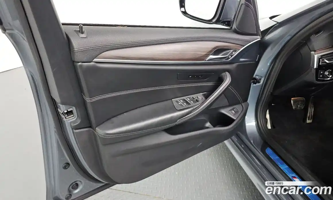 BMW 5 серия 2017 2.0 автомат (гидро), фото 14