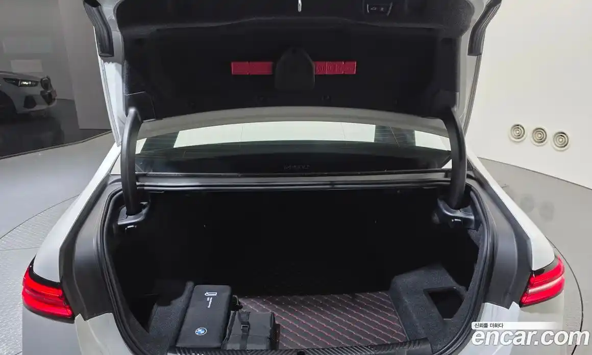BMW 5-Series 2025 2.0 гидро, фото 19