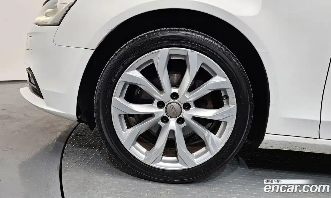 Audi A4 2012 2.0 автомат (гидро), фото 5