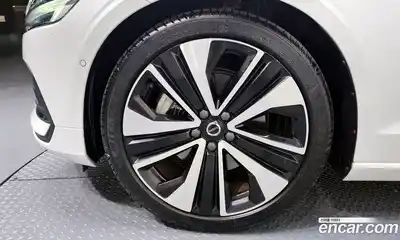 Volvo S60 2023 2.0 автомат (гидро), миниатюра 5