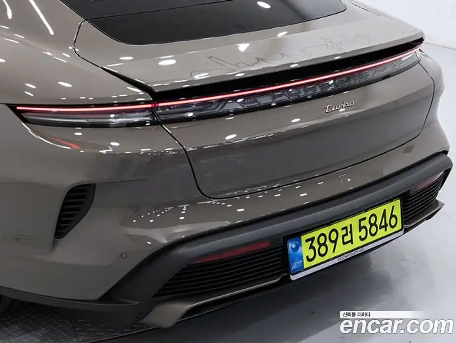 Porsche Taycan 2025 0.1 автомат (гидро), фото 12
