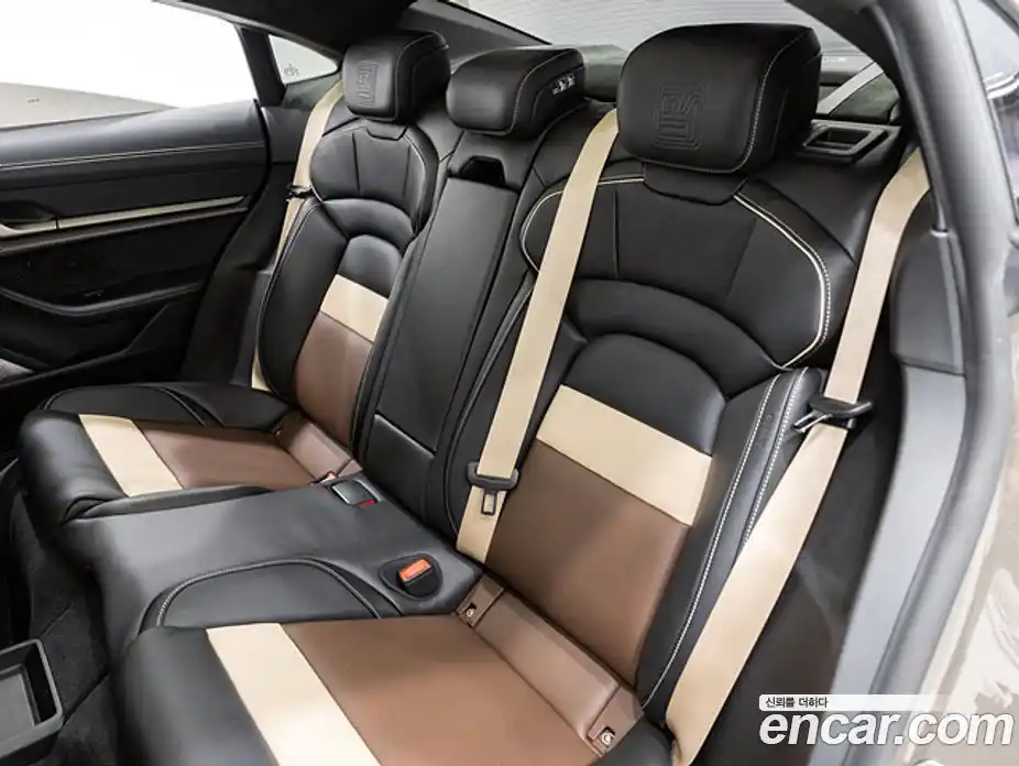 Porsche Taycan 2025 0.1 автомат (гидро), фото 17