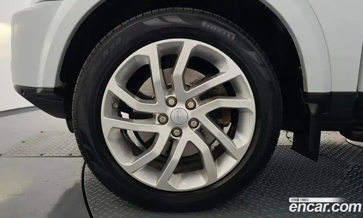 Land Rover Discovery 2016 3.0 автомат (гидро), фото 5
