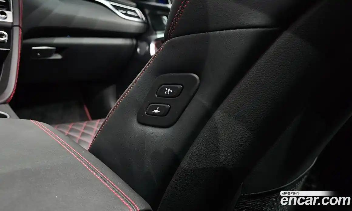 Genesis G70 2025 2.5 автомат (гидро), фото 29