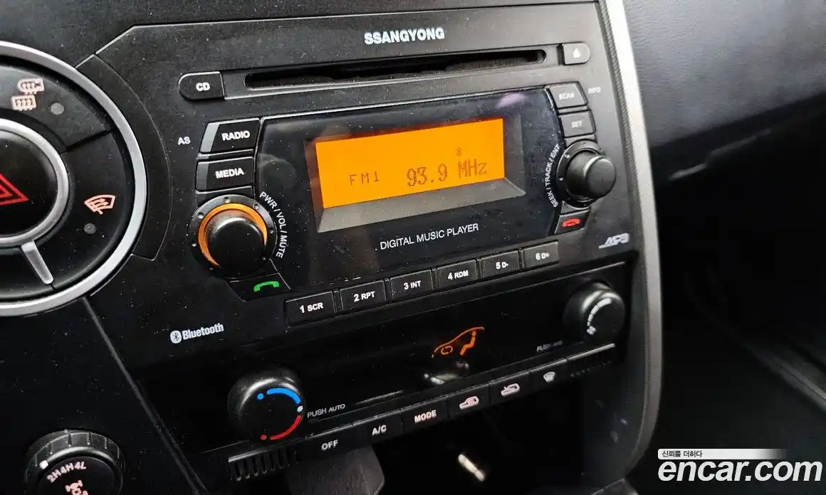 SsangYong Korando 2012 2.0 автомат (гидро), фото 14