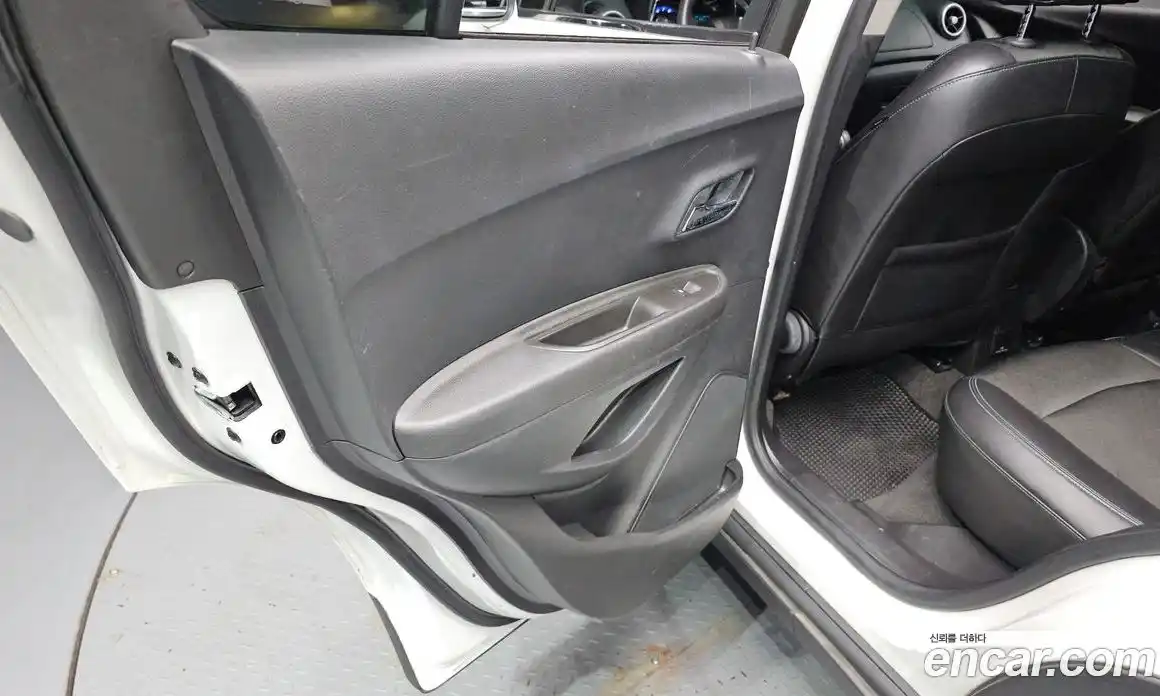 Chevrolet Trax 2015 1.4 автомат (гидро), фото 15