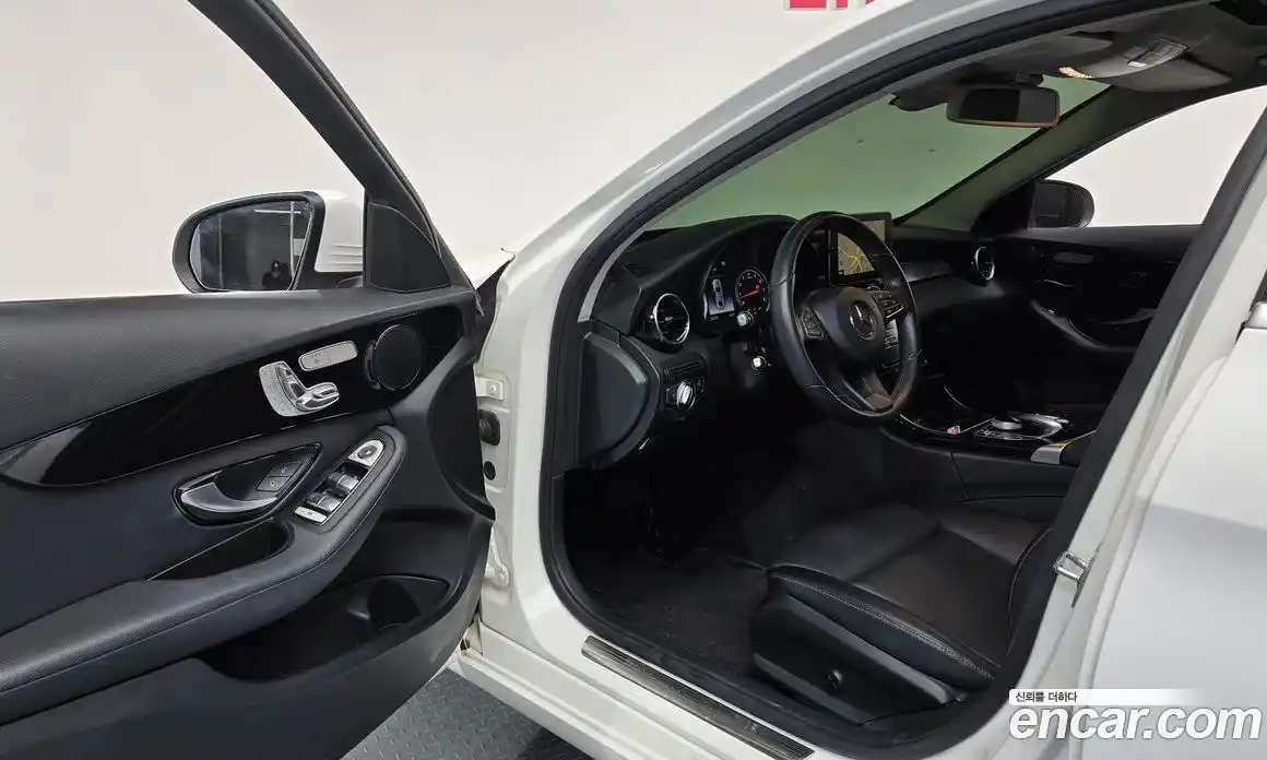 Mercedes-Benz C-Class 2017 2.0 автомат (гидро), фото 13