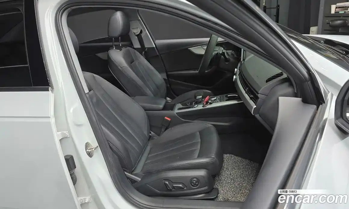 Audi A4 2019 2.0 автомат (гидро), фото 12