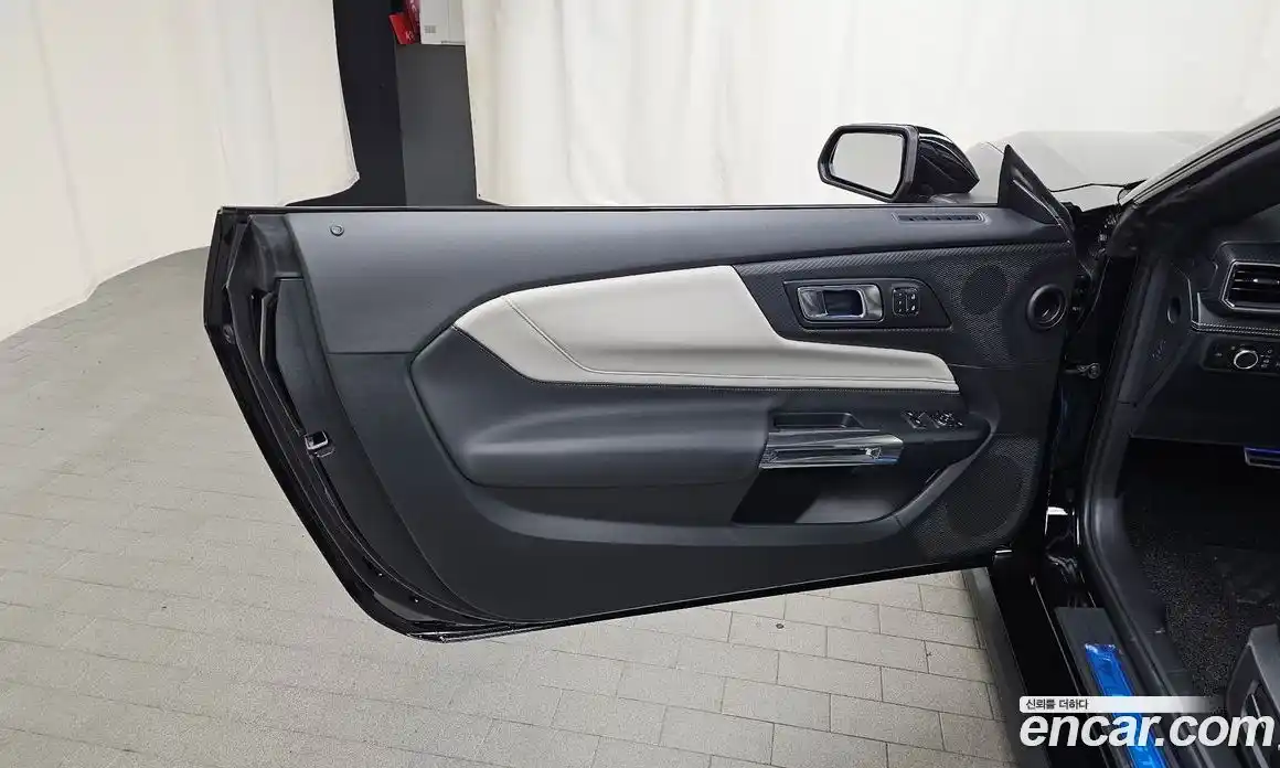 Ford Mustang 2025 2.3 автомат (гидро), фото 14