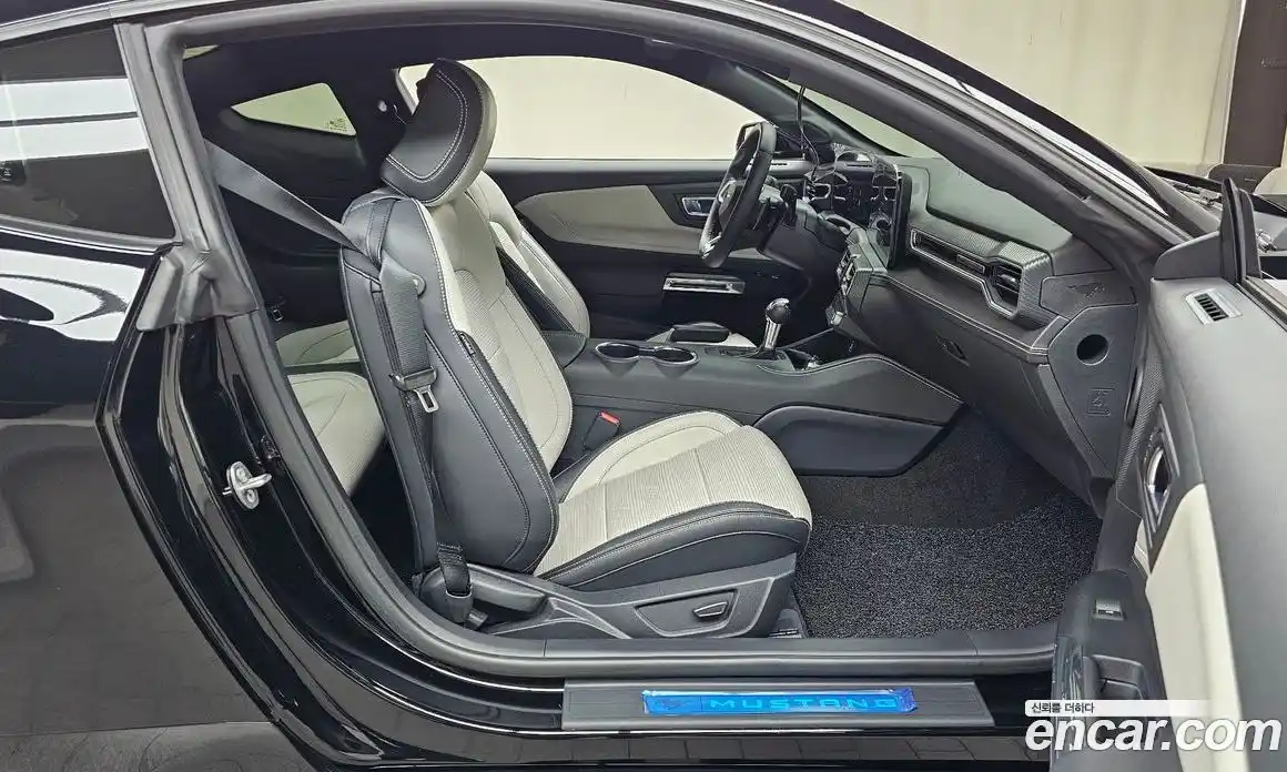 Ford Mustang 2025 2.3 автомат (гидро), фото 17