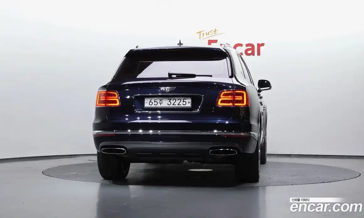Bentley Bentayga 2017 6.0 гидро, фото 4