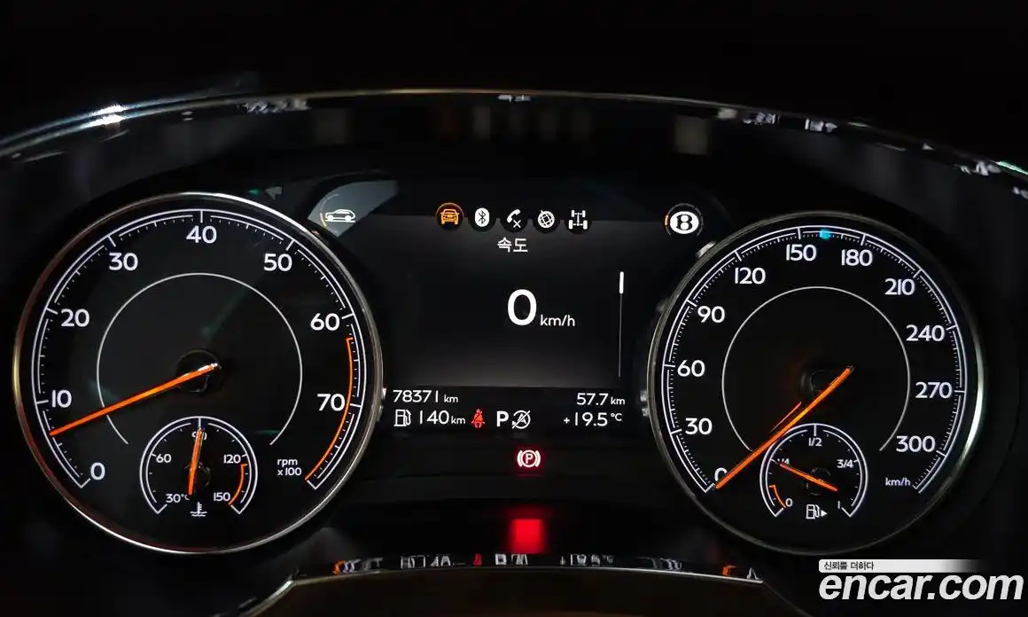 Bentley Bentayga 2017 6.0 гидро, фото 8