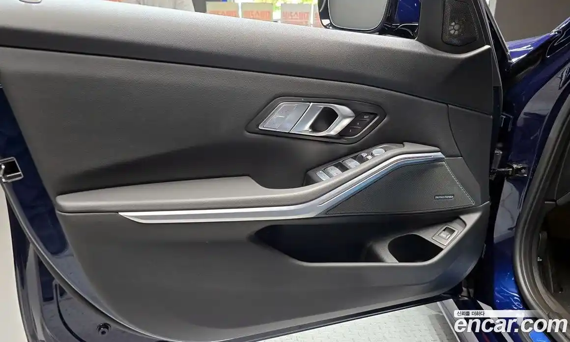 BMW 3-Series 2025 2.0 гидро, фото 14