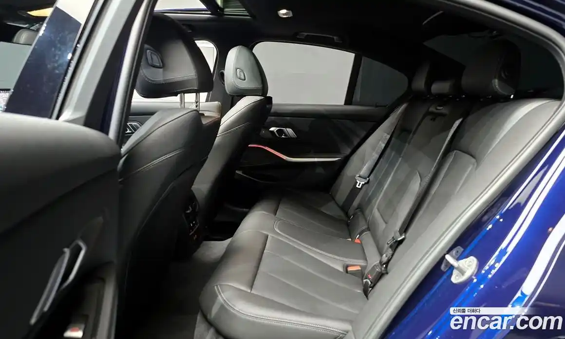 BMW 3-Series 2025 2.0 гидро, фото 18