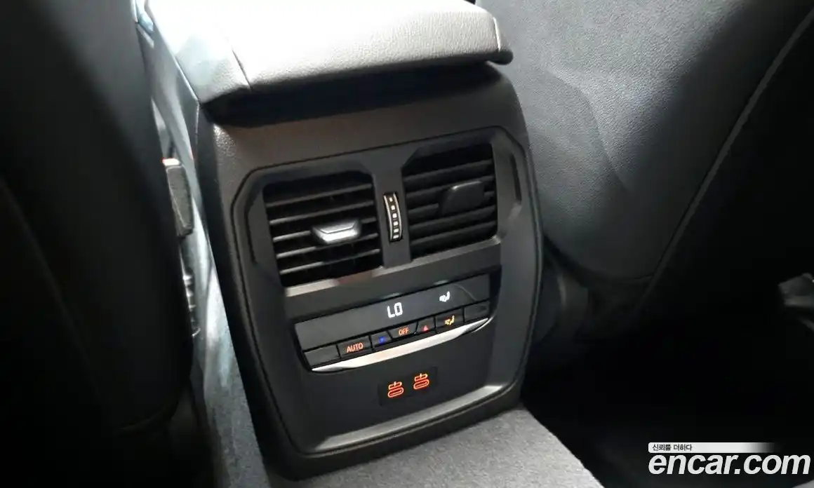 BMW 3-Series 2025 2.0 гидро, фото 23