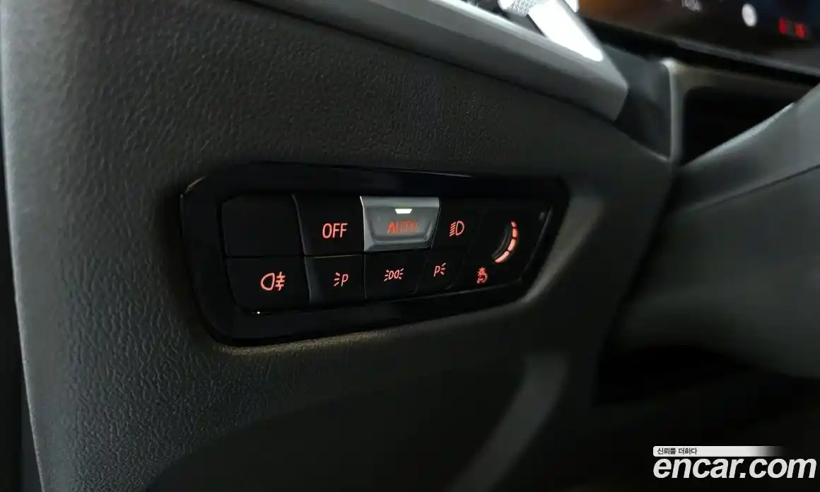 BMW 3-Series 2025 2.0 гидро, фото 25