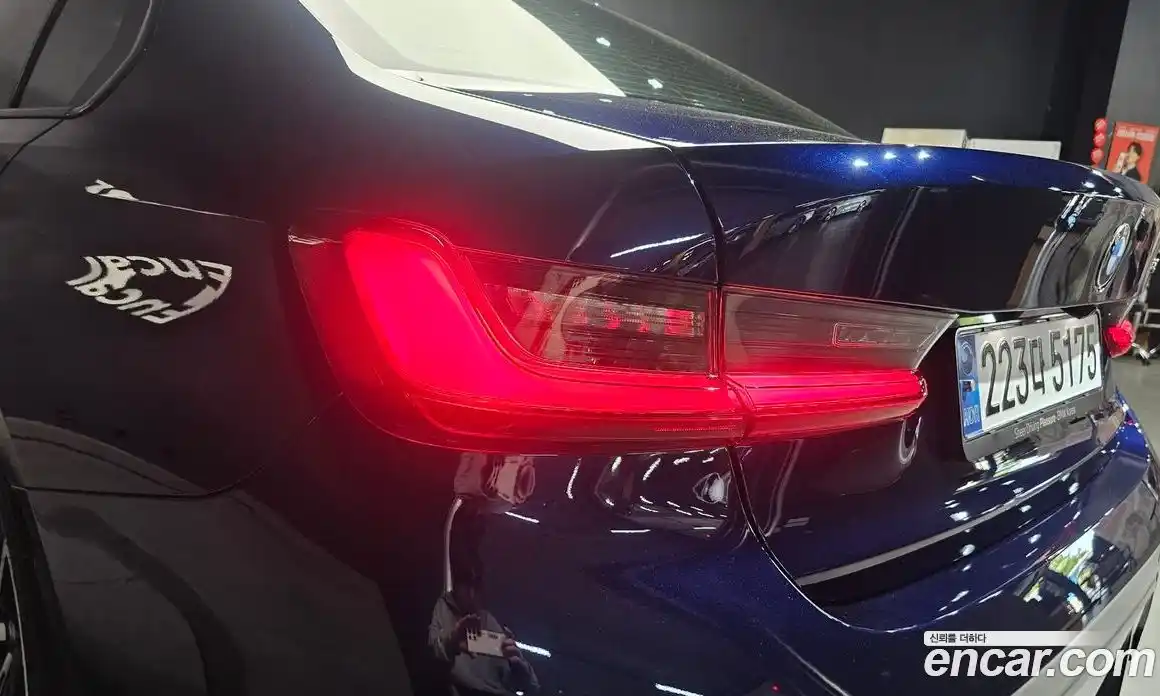 BMW 3-Series 2025 2.0 гидро, фото 9