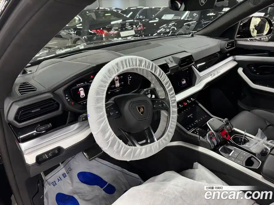 Lamborghini Urus 2025 4.0 гидро, фото 4
