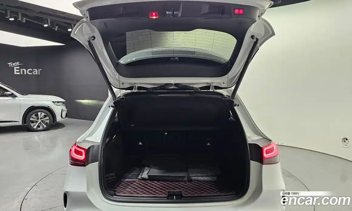 Mercedes-Benz GLA-Class 2022 2.0 гидро, фото 20