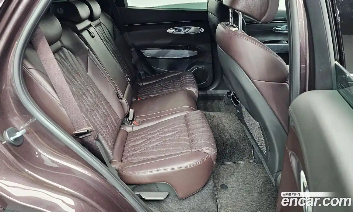 Genesis GV70 2023 2.5 гидро, фото 12