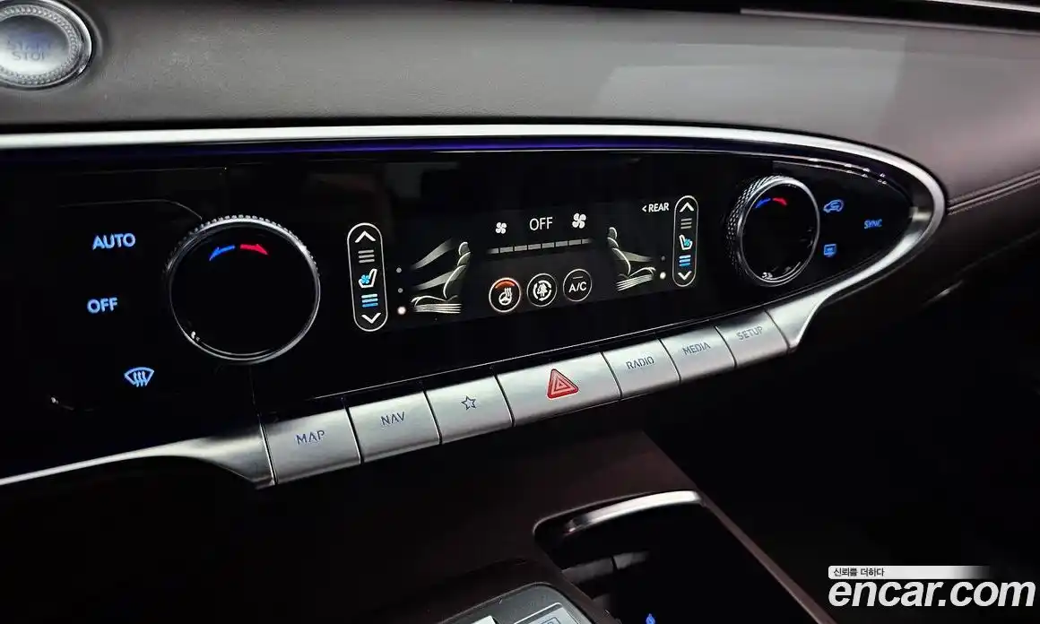 Genesis GV70 2023 2.5 гидро, фото 17