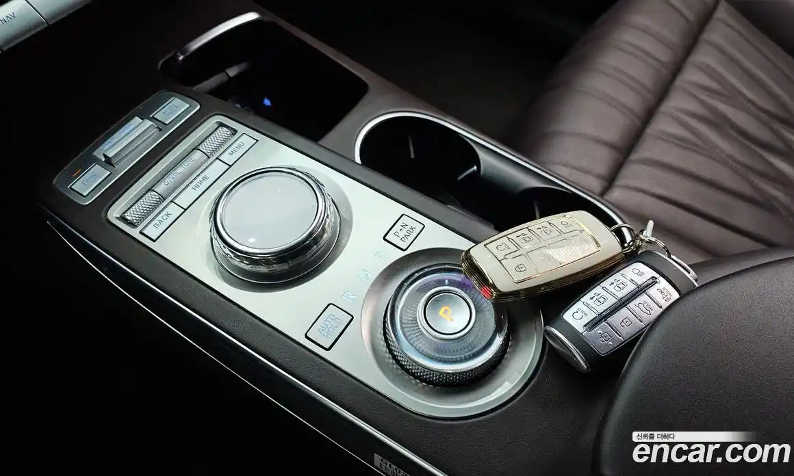 Genesis GV70 2023 2.5 гидро, фото 9