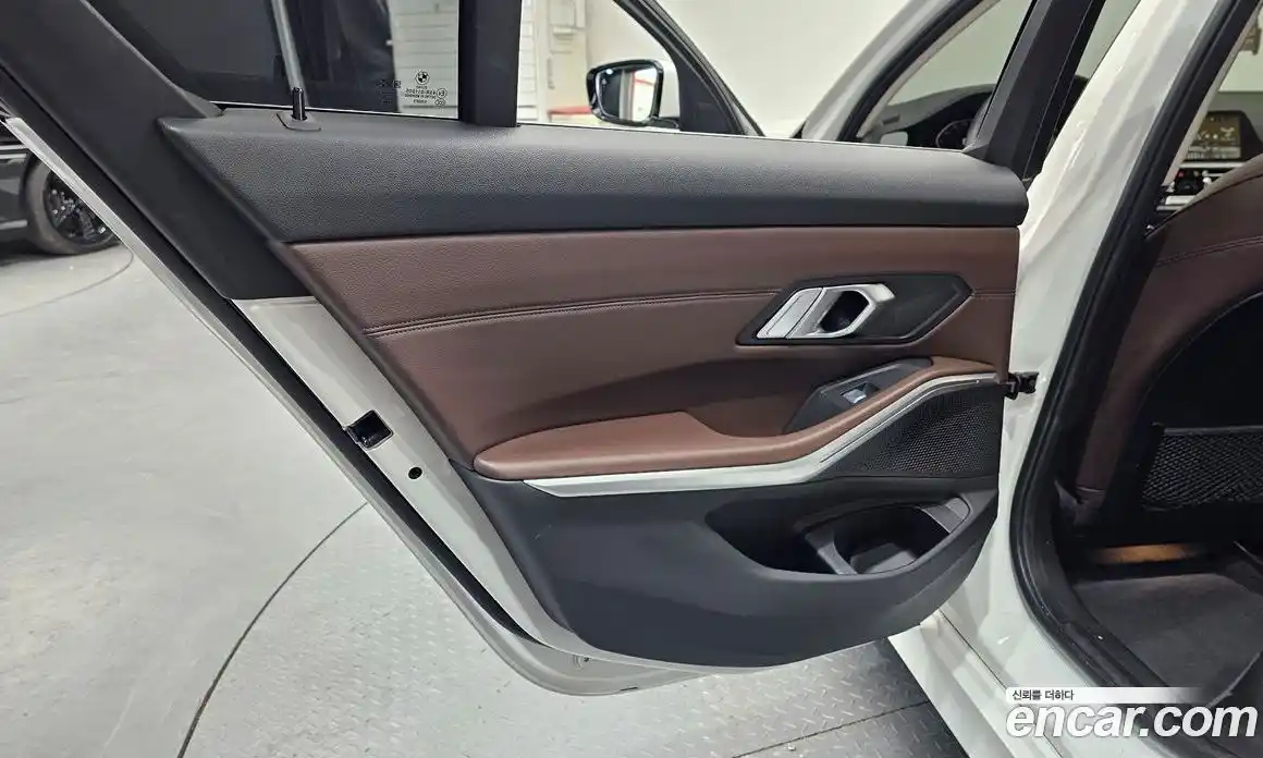 BMW 3-Series 2021 2.0 гидро, фото 15