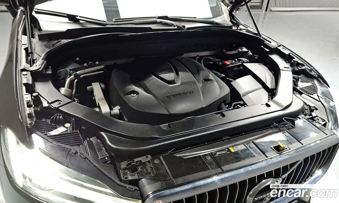 Volvo XC60 2020 2.0 автомат (гидро), фото 6