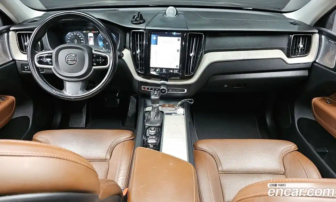 Volvo XC60 2020 2.0 автомат (гидро), фото 7