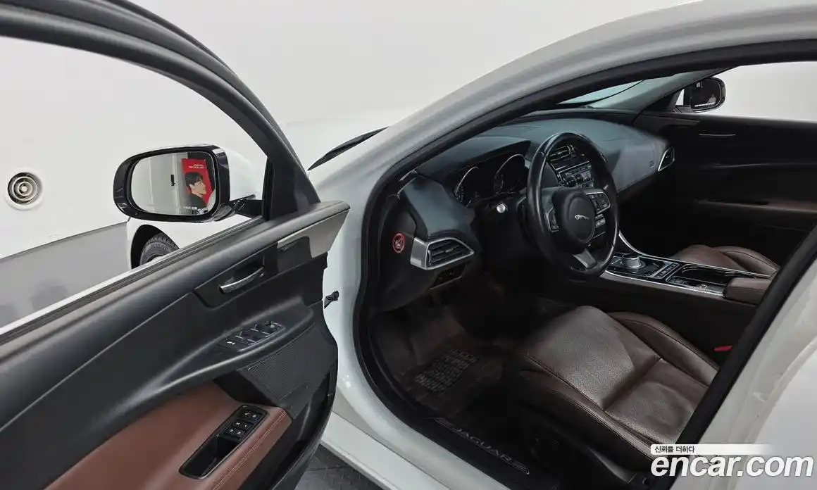 Jaguar XE 2015 2.0 гидро, фото 12