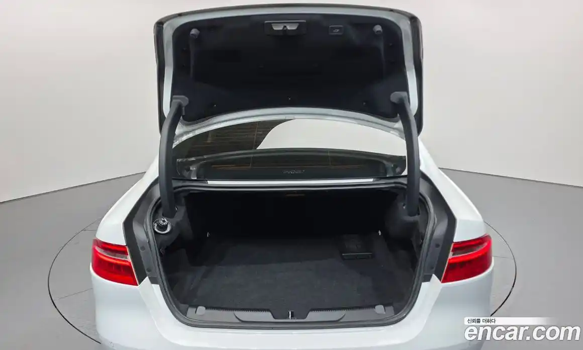 Jaguar XE 2015 2.0 гидро, фото 20