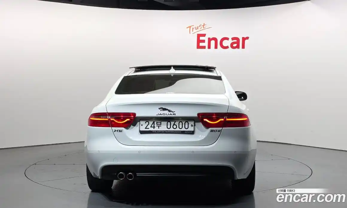 Jaguar XE 2015 2.0 гидро, фото 4