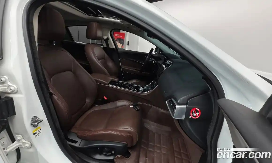 Jaguar XE 2015 2.0 гидро, фото 10