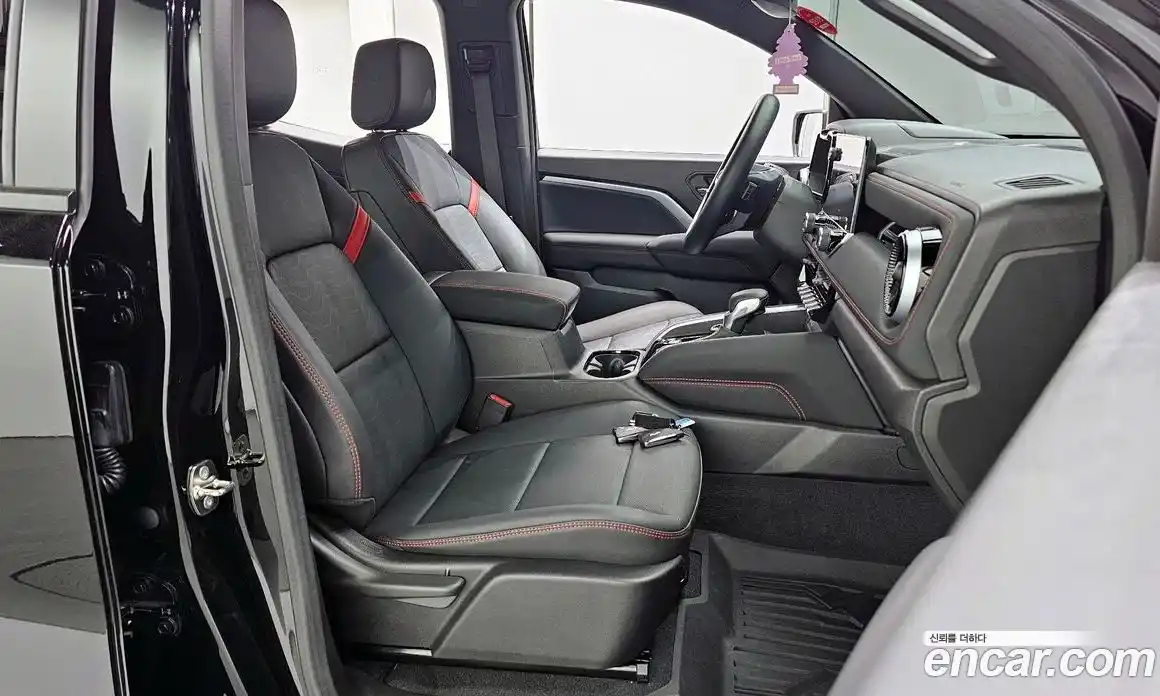 Chevrolet Colorado 2024 2.7 автомат (гидро), фото 16