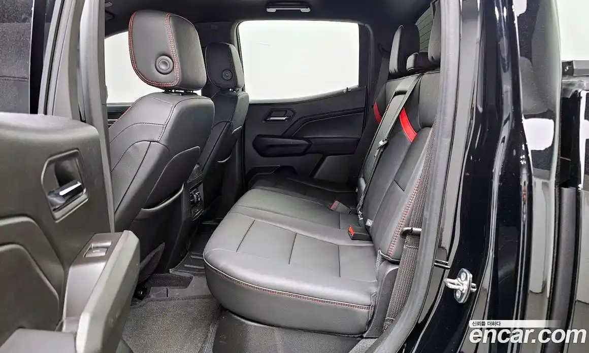 Chevrolet Colorado 2024 2.7 автомат (гидро), фото 18